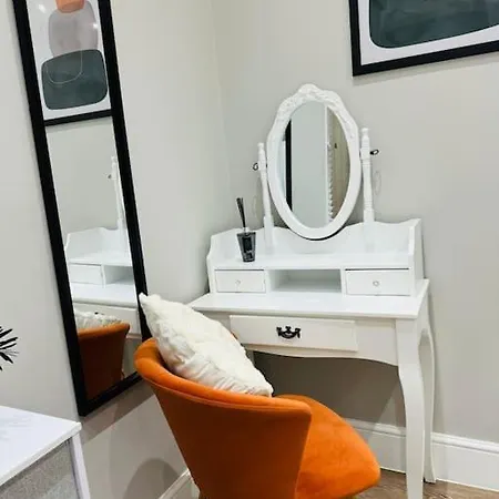 East London 2 Bed Garden Flat! 1 Min From Station! Londres Extérieur photo