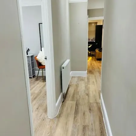 East London 2 Bed Garden Flat! 1 Min From Station! Londres Extérieur photo