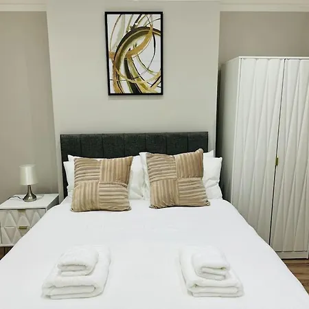 East London 2 Bed Garden Flat! 1 Min From Station! Londres Extérieur photo