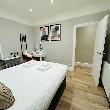East London 2 Bed Garden Flat! 1 Min From Station! Londres Extérieur photo